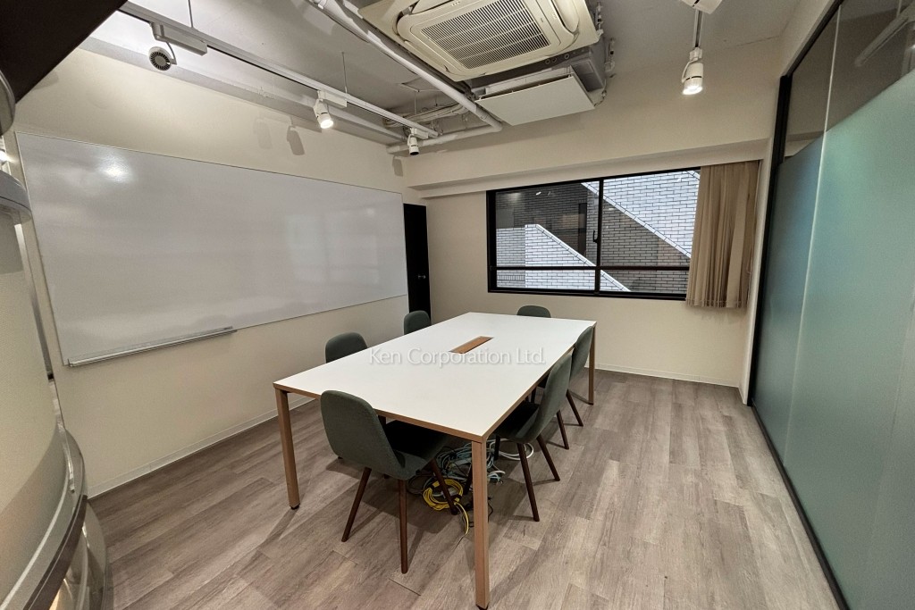 ガーデンクロス新宿御苑