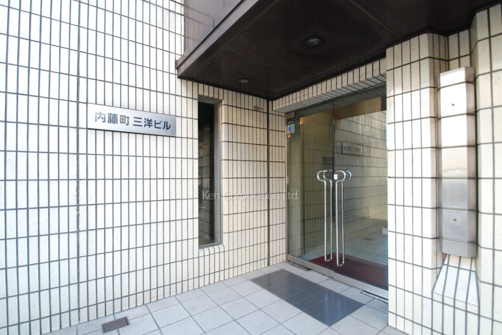 ガーデンクロス新宿御苑