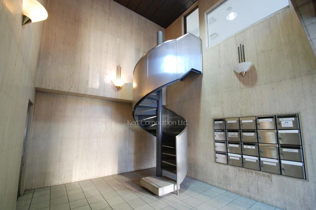 ガーデンクロス新宿御苑