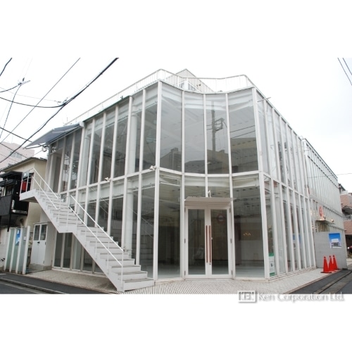 ＢＬＵＥ　ＰＡＮＴＨＥＲ