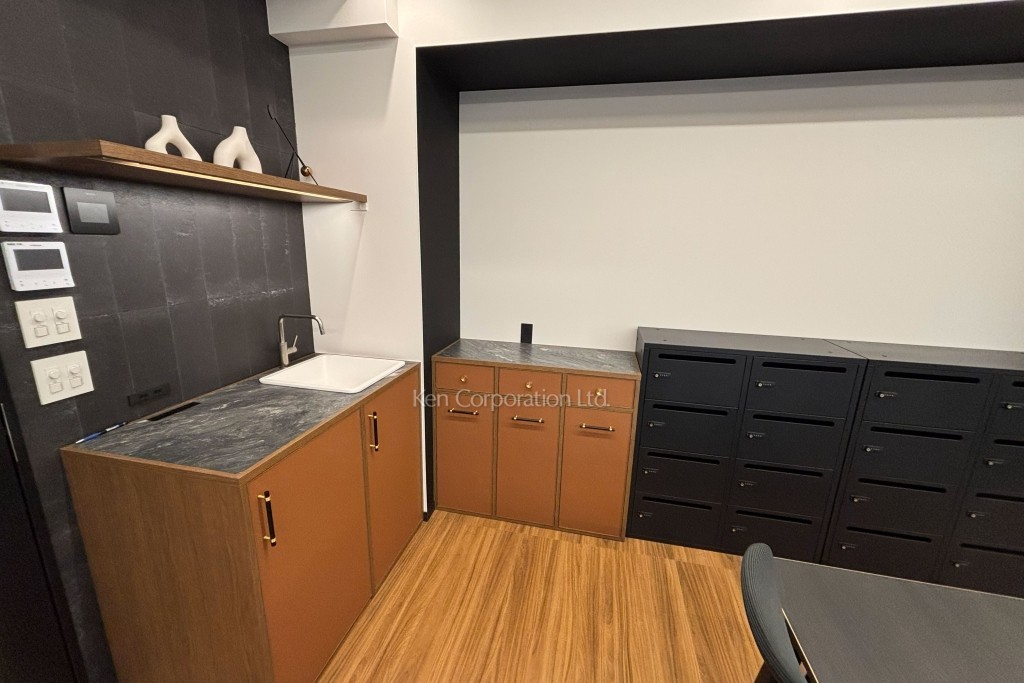 NOVEL WORK Shinjuku West