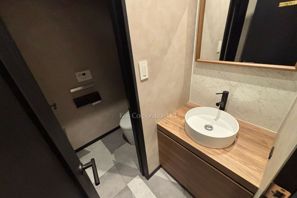 NOVEL WORK Shinjuku West