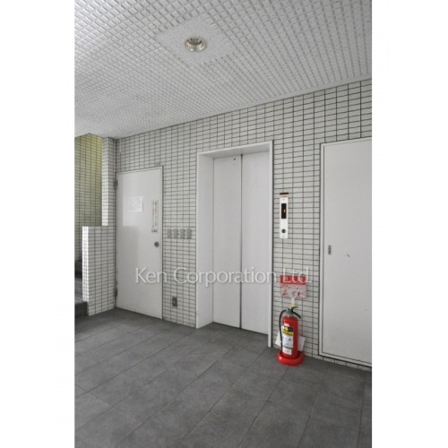 アソルティ新宿五丁目ビル