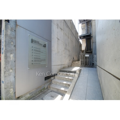 神宮前レーサムビル