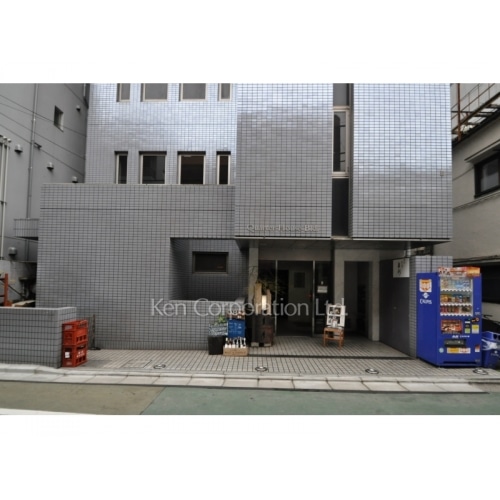 クウォーターハウスビル