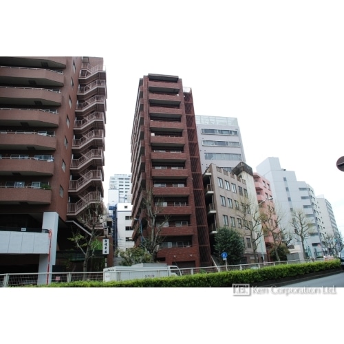 クイーンズコート