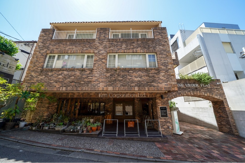 パインアンダー・フラット