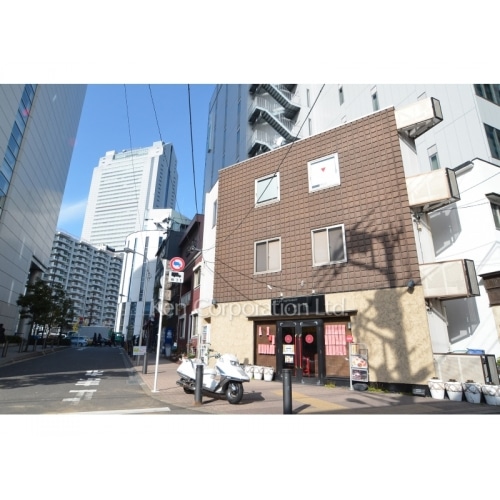 トライアングルビル