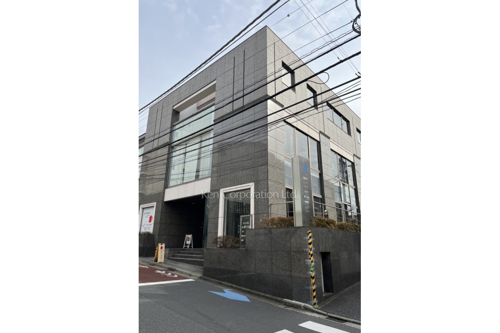 アルファゾーンビル