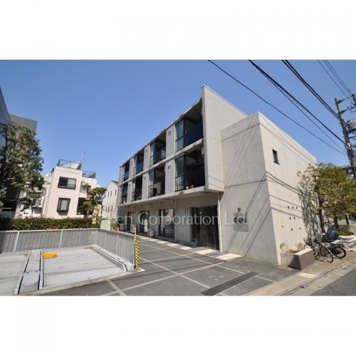 ＦＲＥＳＣＡ神宮前