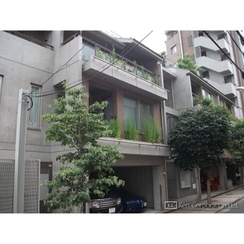 西麻布ＣＯ－ＨＯＵＳＥ