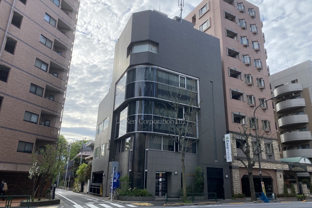 スタッフハウスビル