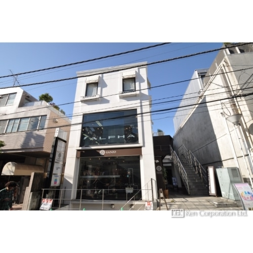 コロネード神宮前