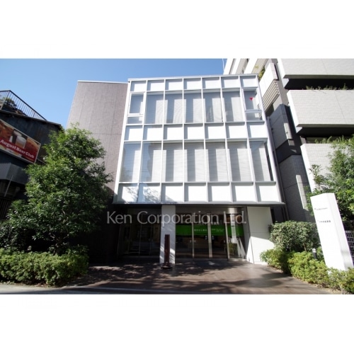 六本木けやき坂サイド