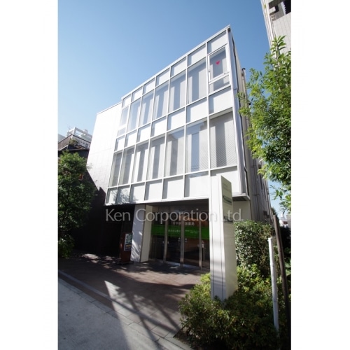 六本木けやき坂サイド