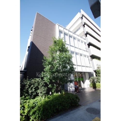 六本木けやき坂サイド