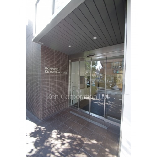 六本木けやき坂サイド