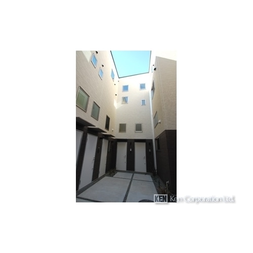 ＱＵＡＲＴＩＥＲ　ＬＡＴＩＮ　ＳＡＮＧＥＮＣＨＡＹＡ