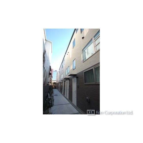 ＱＵＡＲＴＩＥＲ　ＬＡＴＩＮ　ＳＡＮＧＥＮＣＨＡＹＡ