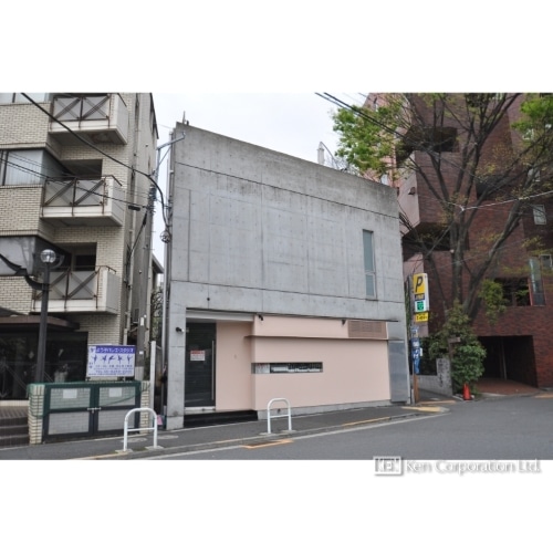 西麻布一棟貸店舗