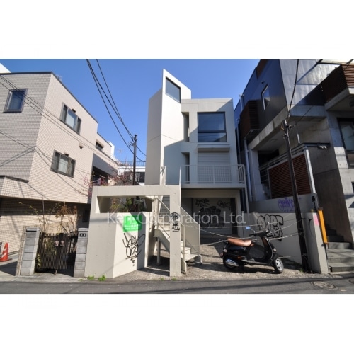 Ｃｏｕｒｔ　Ｊ４