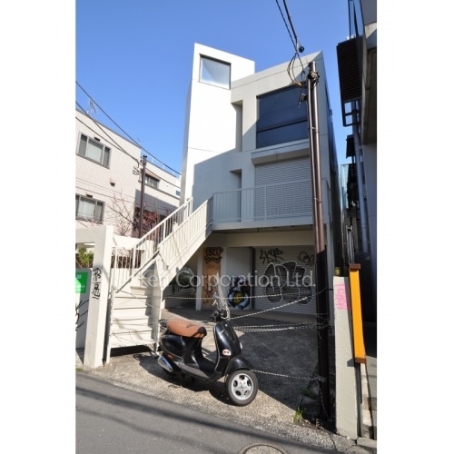 Ｃｏｕｒｔ　Ｊ４