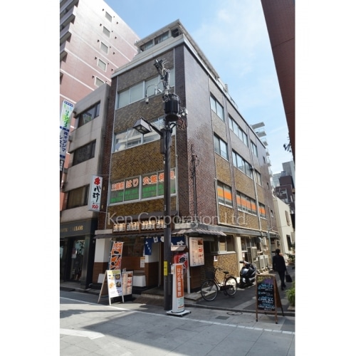 イーストンビル