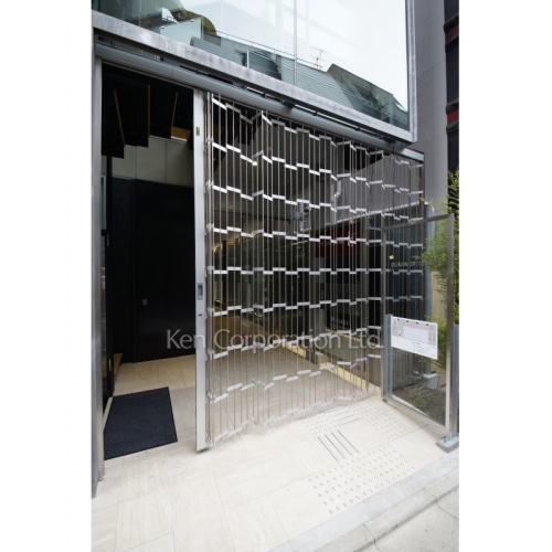 PLAZA EST 新宿三丁目