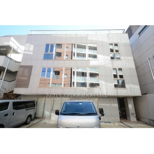 神宮前ローカス