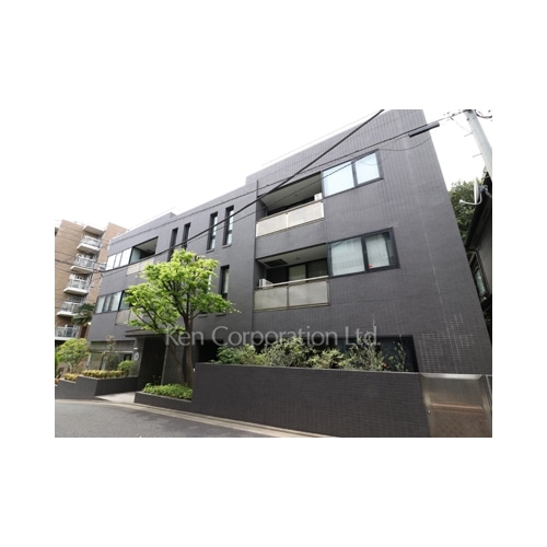 Ｅｉｇｈｔｅｅｎ　Ｍｉｎａｍｉ－Ａｏｙａｍａ