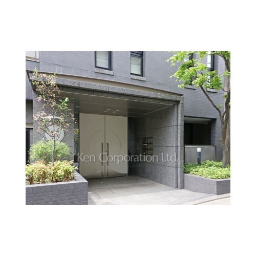 Ｅｉｇｈｔｅｅｎ　Ｍｉｎａｍｉ－Ａｏｙａｍａ