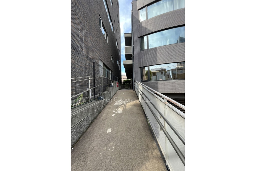 ダイナックスビル