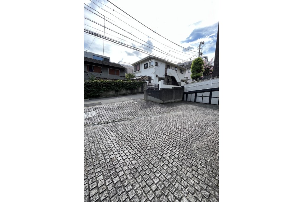 ダイナックスビル