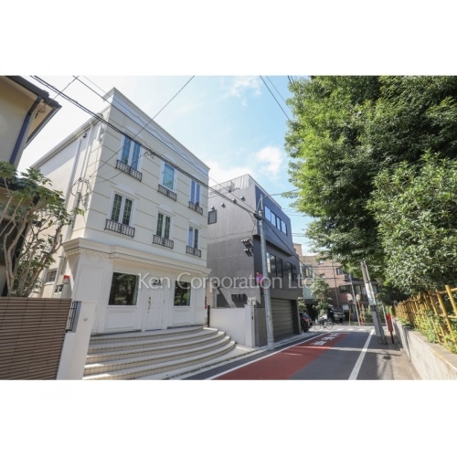 ＲＩＢＢＯＮ　ＨＯＵＳＥ