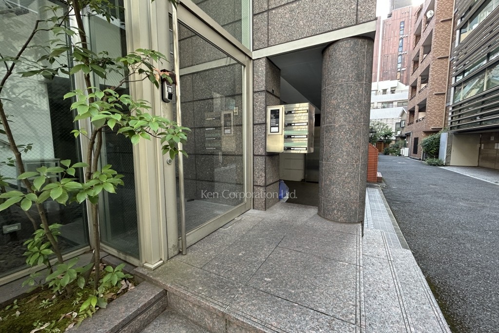 泉館花鳥風月ビル