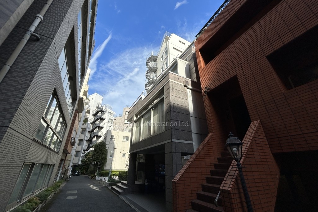 泉館花鳥風月ビル