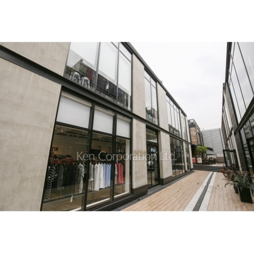 ＳＩＸ　ＨＡＲＡＪＵＫＵ　ＴＥＲＲＡＣＥ