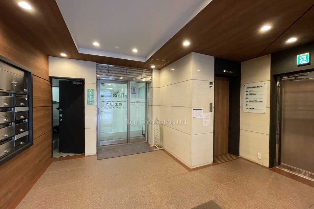 四谷三栄町スクエア