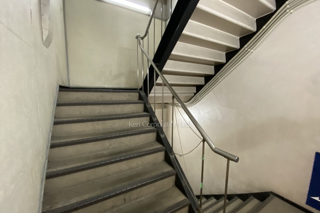 新宿サン・フラワービル