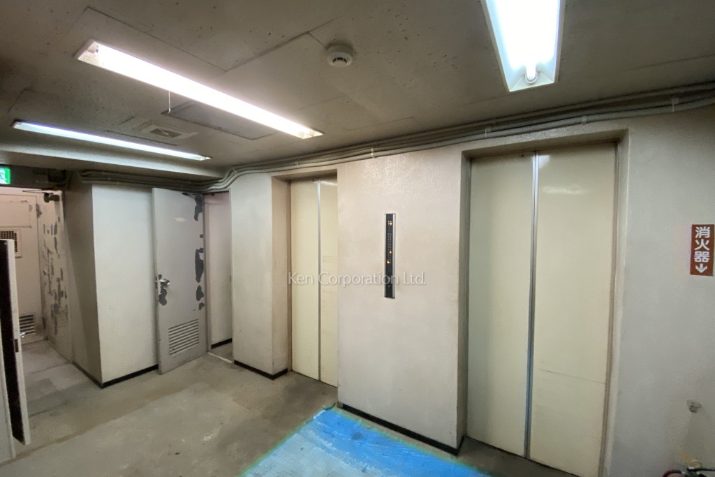 新宿サン・フラワービル