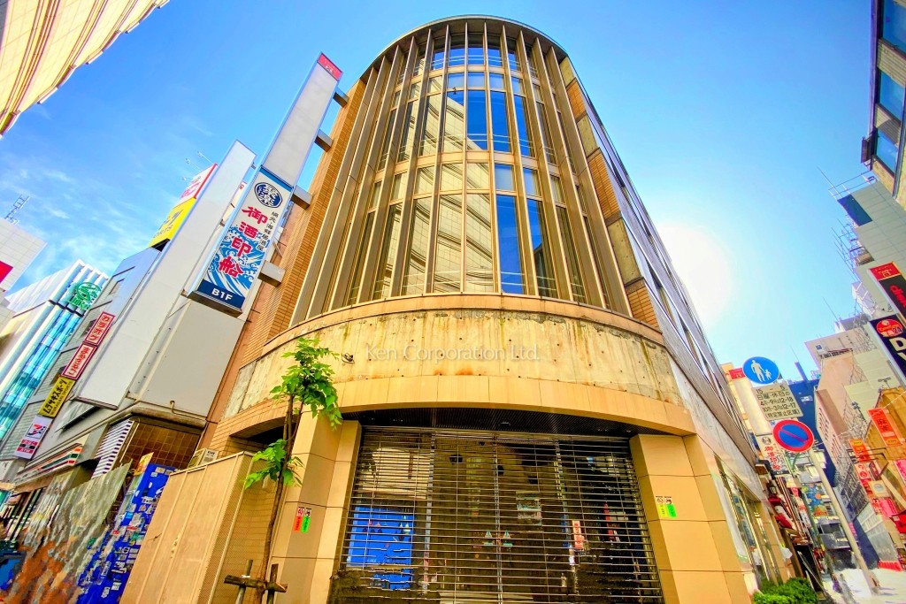 ジュラクツイン