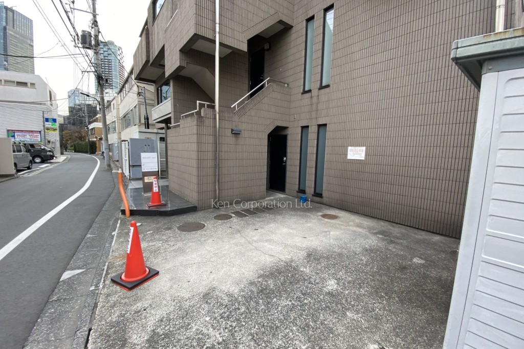 ラグジュアリーヒルズ赤坂