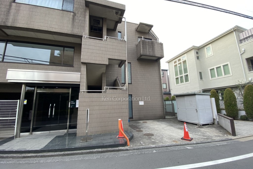 ラグジュアリーヒルズ赤坂