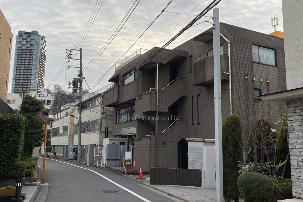 ラグジュアリーヒルズ赤坂