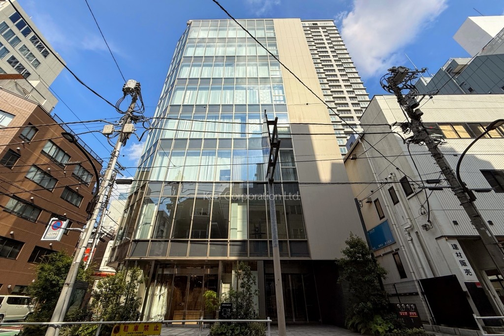 クロスシー新宿御苑前ビル