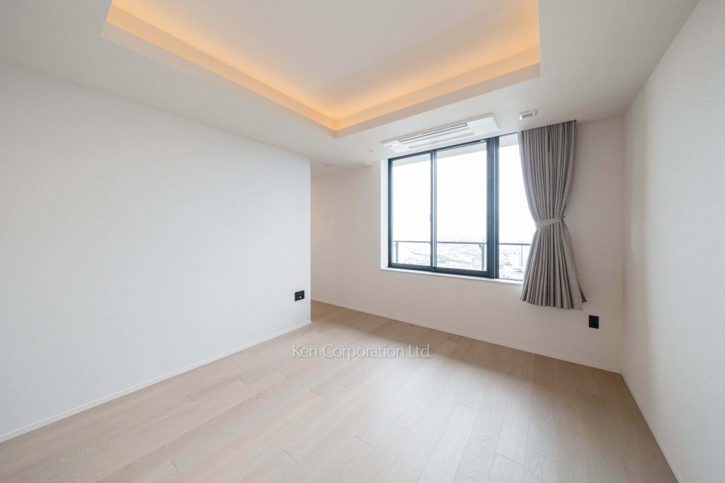 THE YOKOHAMA FRONT TOWER