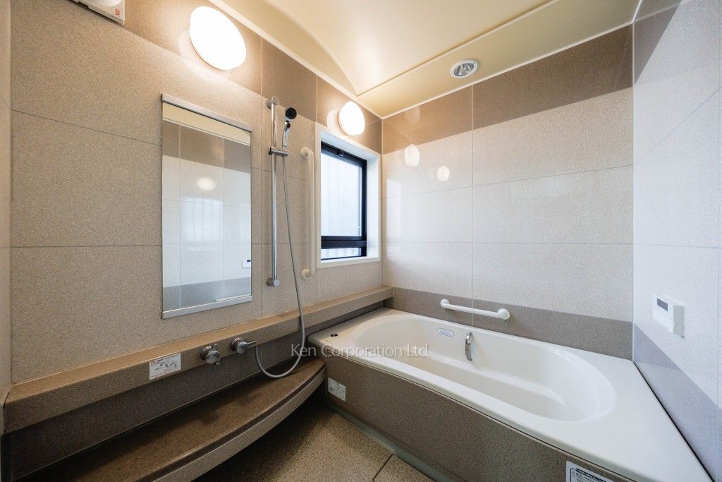 吉祥寺南町3丁目シャッターガレージ付邸宅