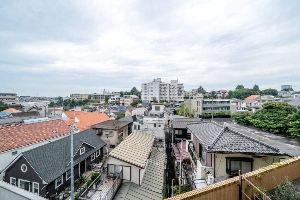 マートルコート山手261番館 2階 3LDK